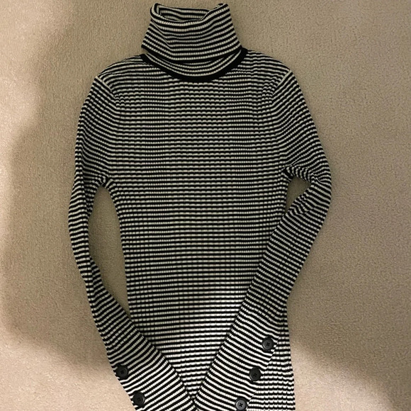 Anthropology striped turtleneck X-small like new - Picture 3 of 8
